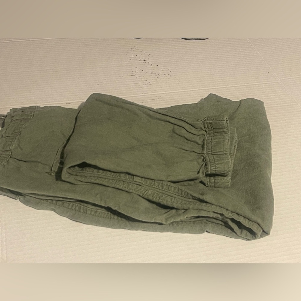 Social Standard‎ Women’s Y2K Olive Green Ankle-Length Jogger Pants Size Medium - Picture 9 of 10